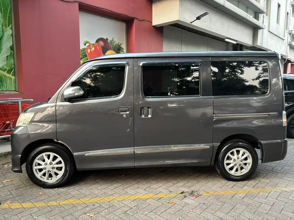 Daihatsu Luxio 2016 Bensin