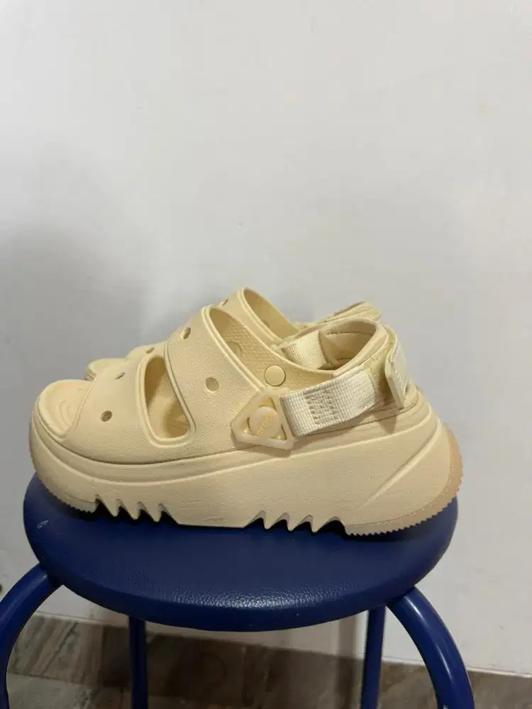 Sendal wanita Crocs