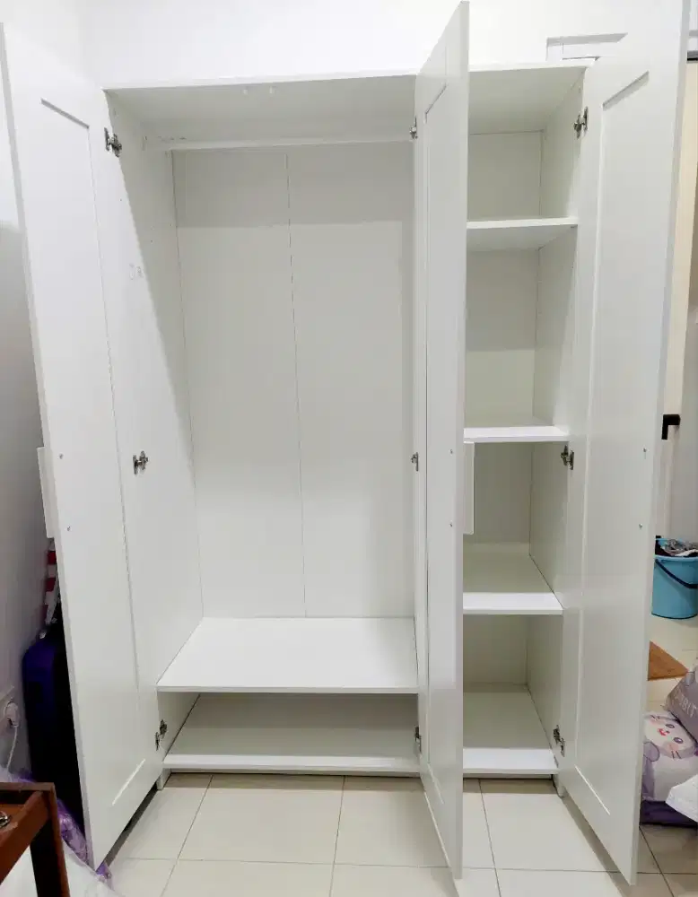 Lemari IKEA 3 pintu