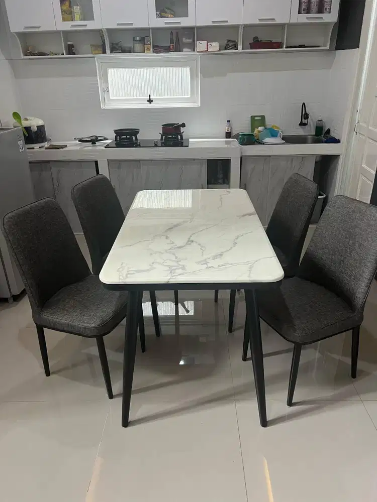 READY MEJA MAKAN 4 KURSI MARMER TERMURAH TERLARIS