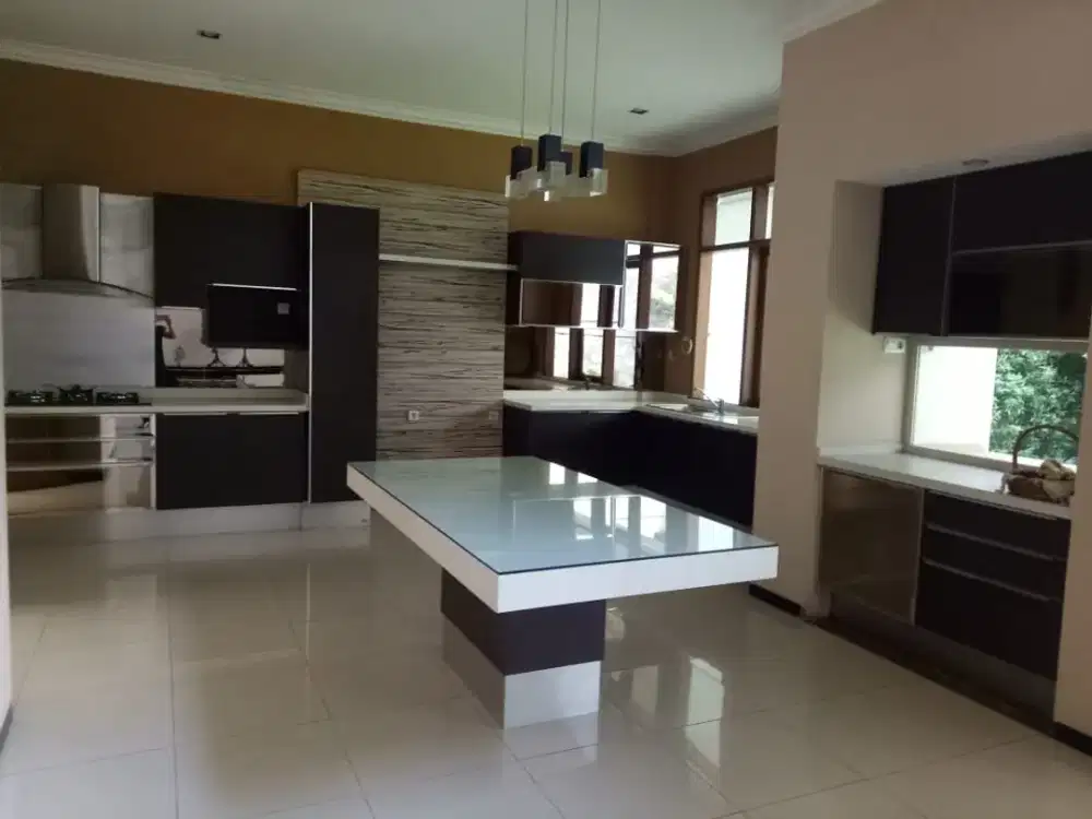 Di jual Rumah yg Elegant dan nyaman di Sutami Setrasari Suryasumantri Pasteur Sukajadi