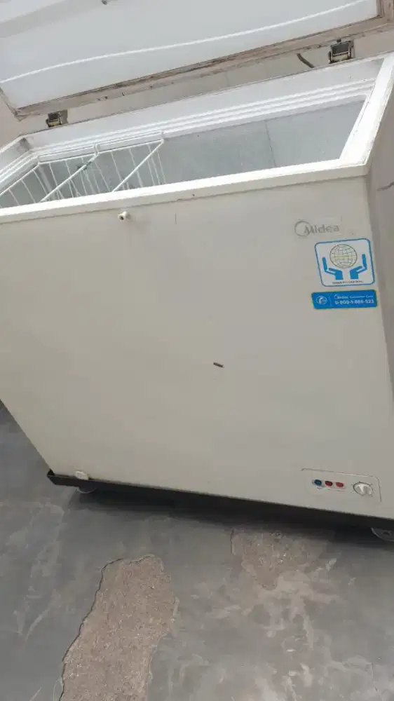 FREZER BOX MIDEA KAPASITAS 191 LITER