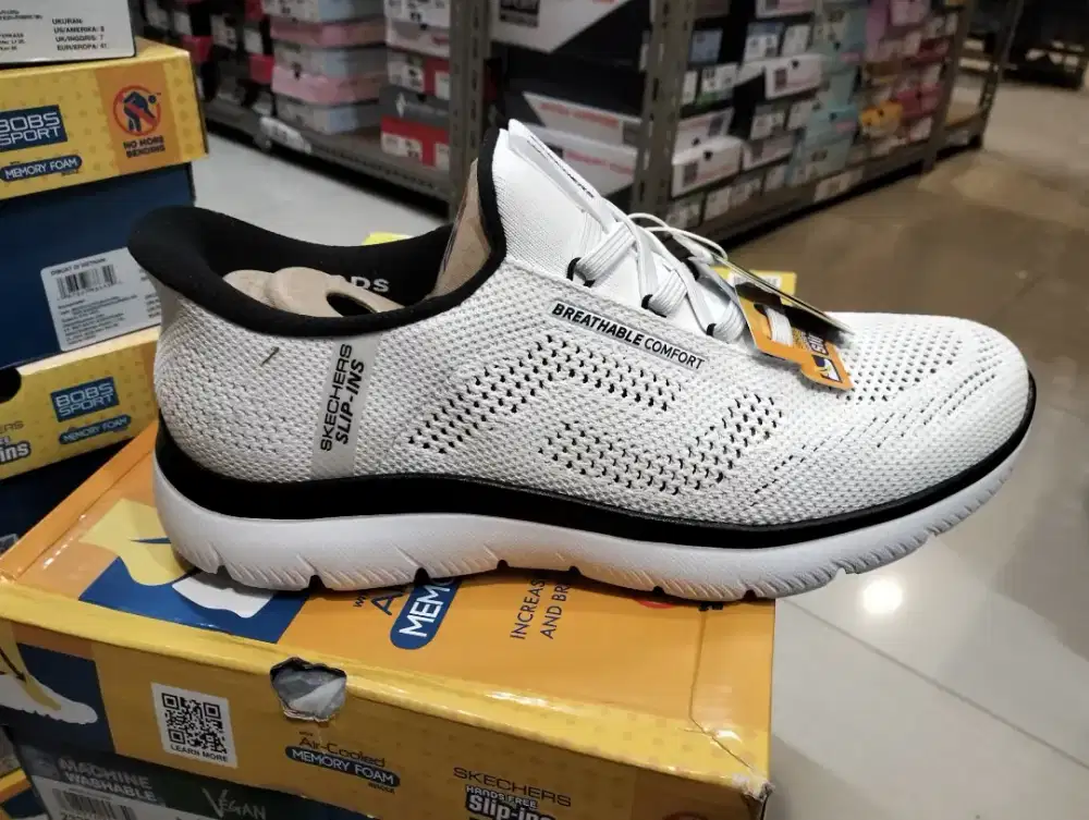 SKECHERS HANDS FREE SLIP-INS SUMMITS