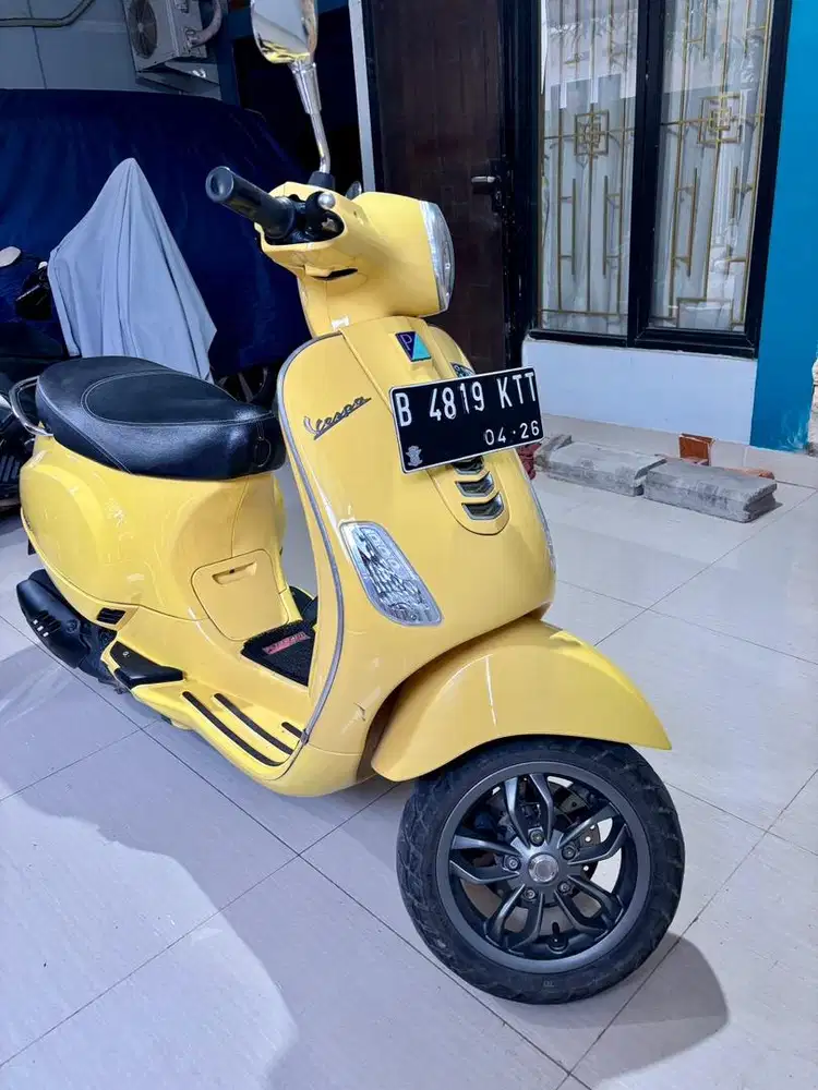 VESPA LX 125 iGET FACELIFT 2021 - KUNING