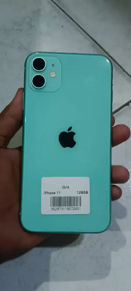 I-Phone 11 iD/A 128 Gb siap pake