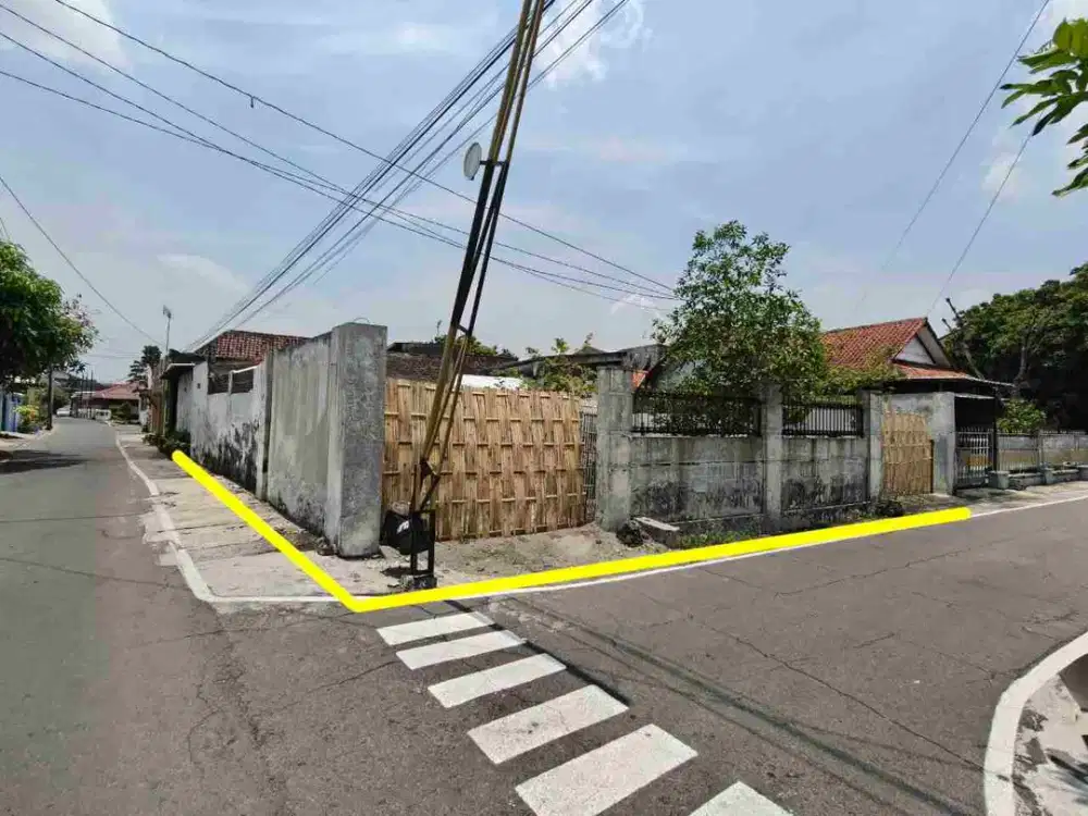 Tanah Hook Strategis Padat Penduduk di Surakarta