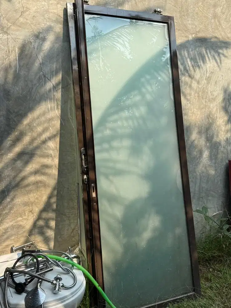 Pintu kamar mandi geser Alumunium bekas