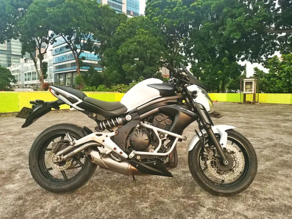 Kawasaki ER6N Putih 2012