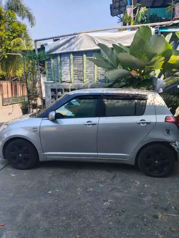 Suzuki Swift tipe ST AT.