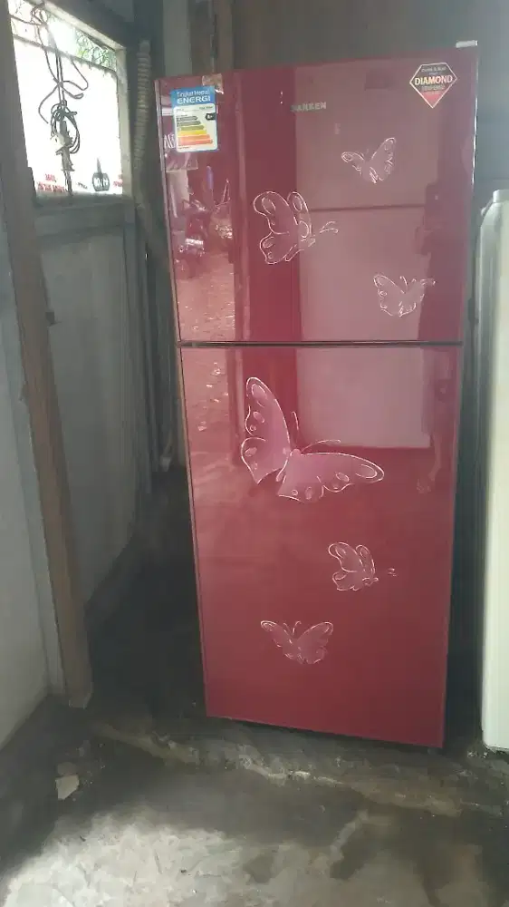 Jual kulkas 2 pintu merk sanken normal semua.minus bks make