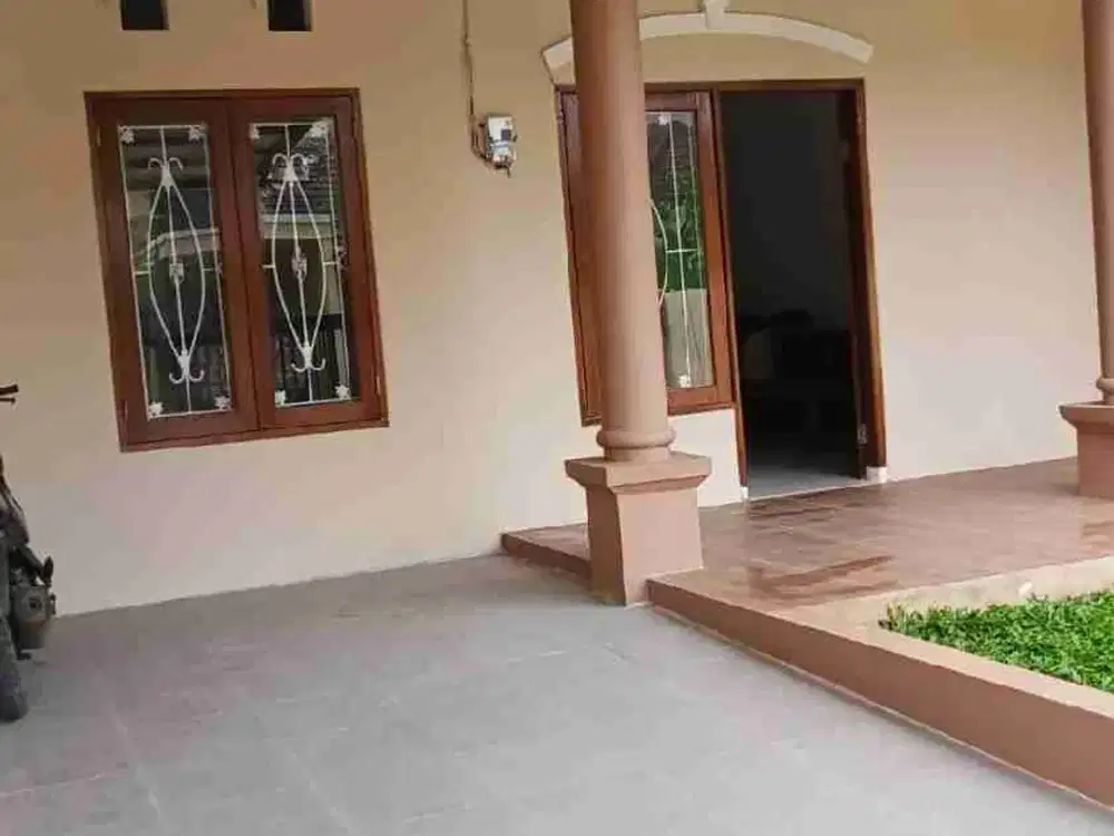 Disewakan Rumah 1,5 Lantai Bagus Luas SHM di Pamulang