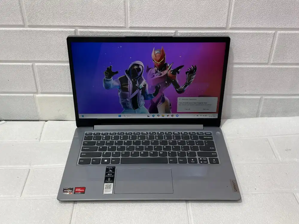 LENOVO ideapad Slim 1/ AMD Ryzen 3 7320U / Ram 8GB / SSD 512GB