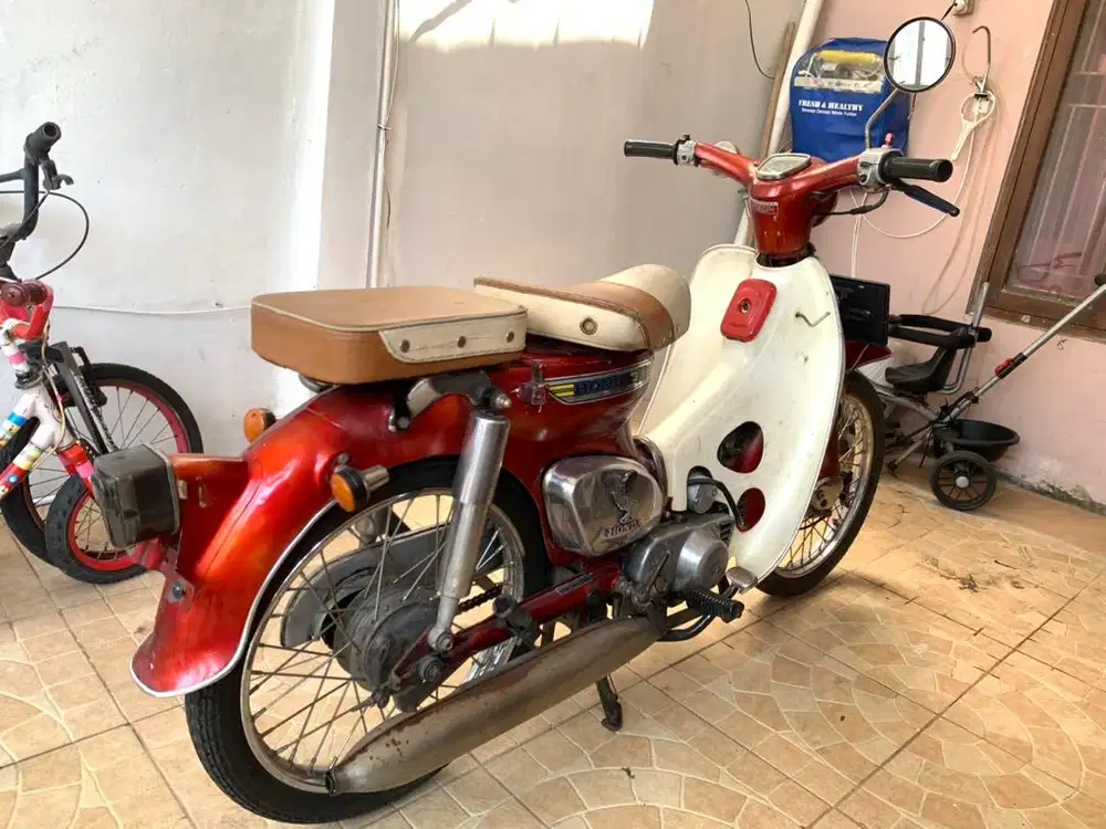 Honda C70 tahun 1975