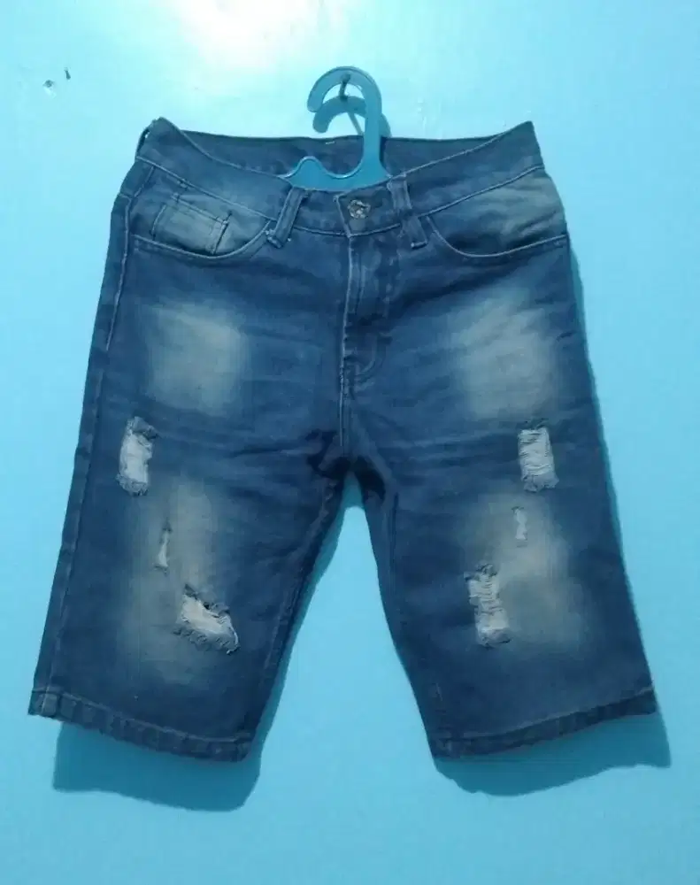 Celana jeans pendek