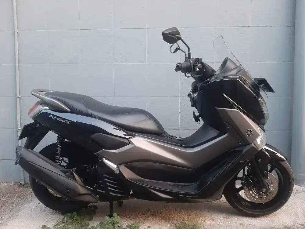 NMAX 155 Hitam Glossy Like a New