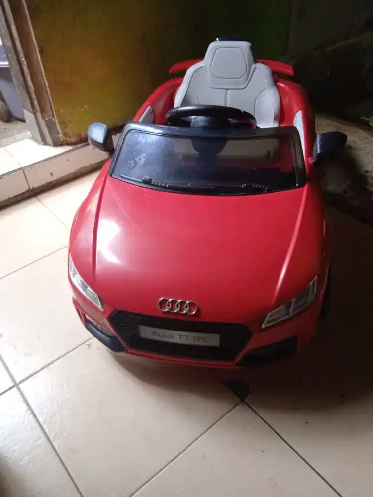 Mobil mobilan aki AUDI TT RS JE1998 Red