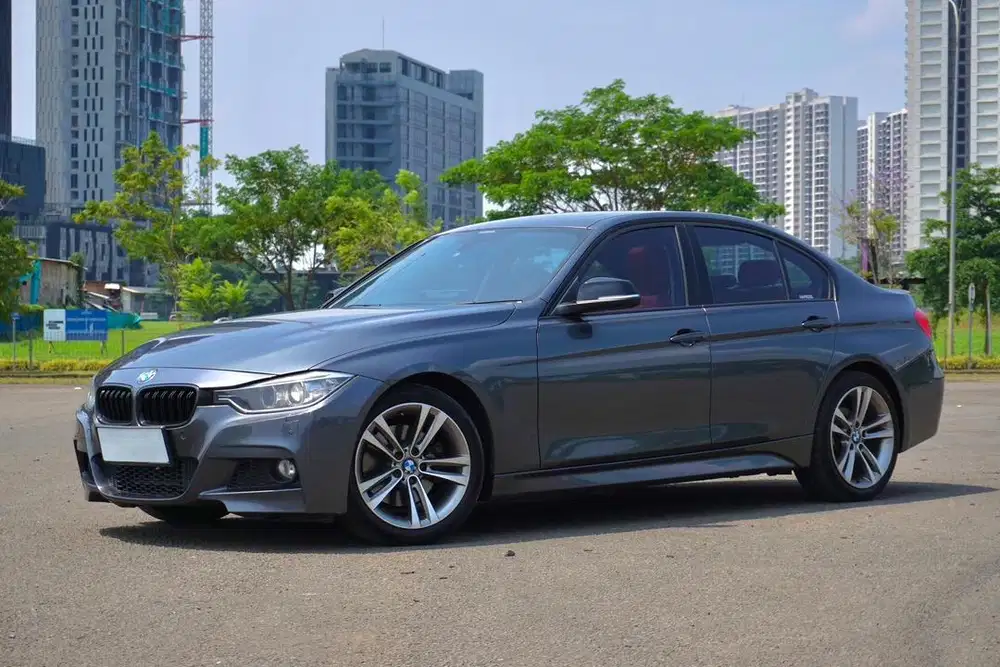 DP Ringan BMW 328i F30 MSport Packages 2014 Abu Grey Langka