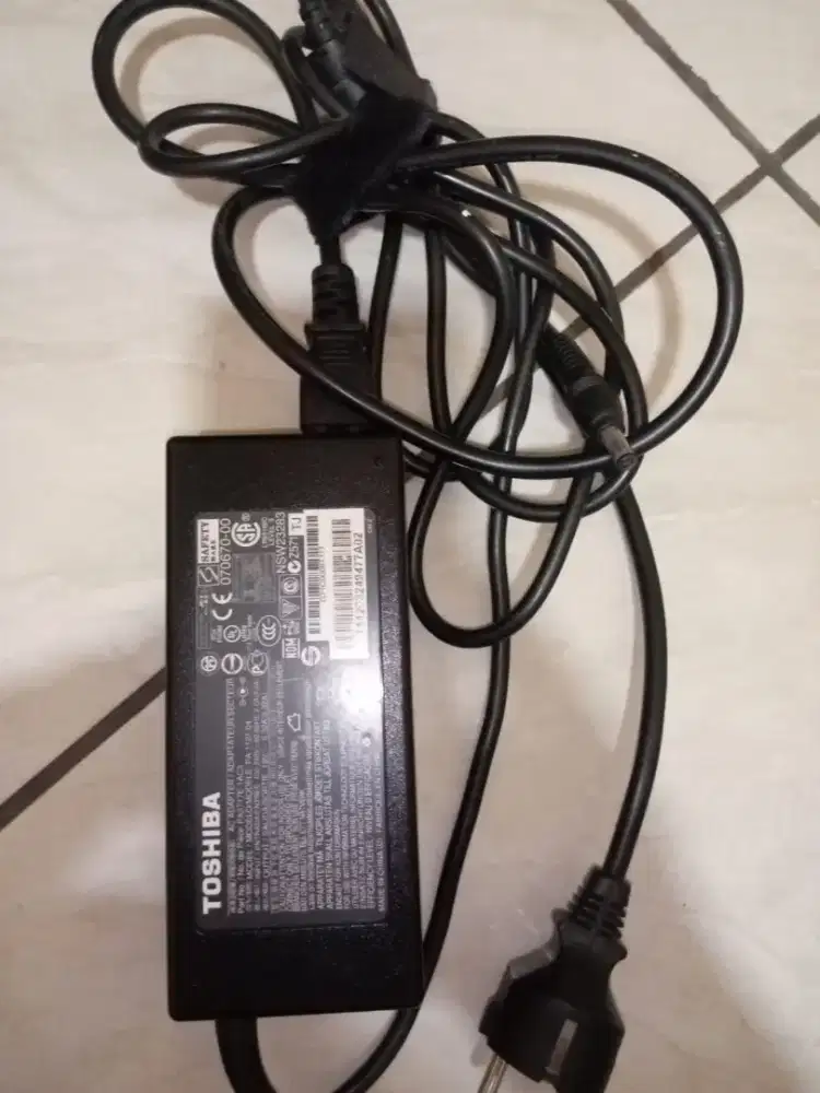 Charger laptop toshiba