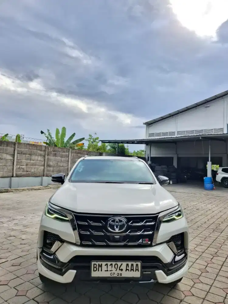 VRZ 2023 GR 2.8 matic. Km 33rb