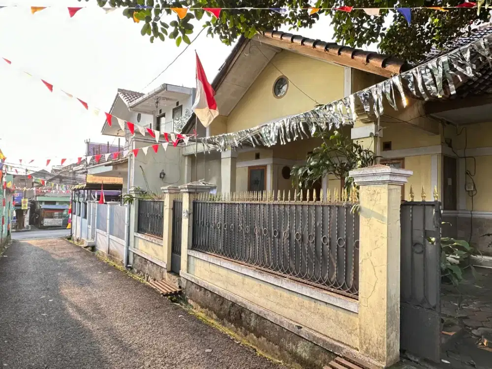 RUMAH CANTIK DI CIMAHI BANDUNG, BERADA DI PUSAT KOTA, LOKASI STRATEGIS