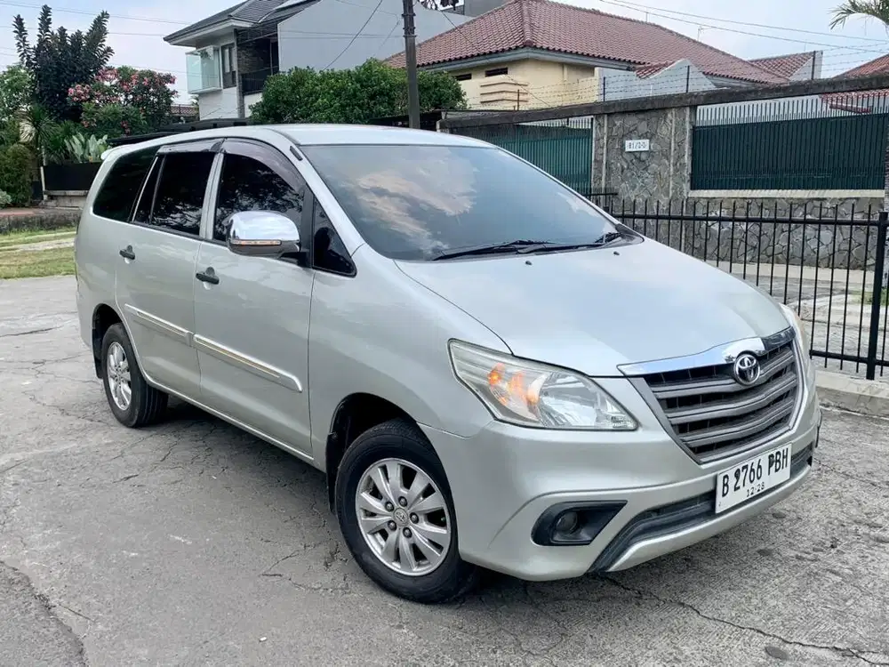 Toyota Innova 2.0 AT 2013