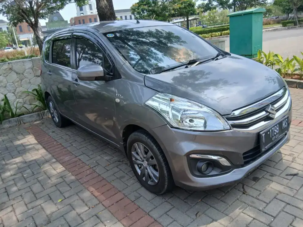 Ertiga GL 2016 warna abu abu plat T karawang