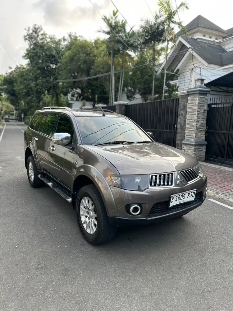 Mitsubishi Pajero Exceed 2012