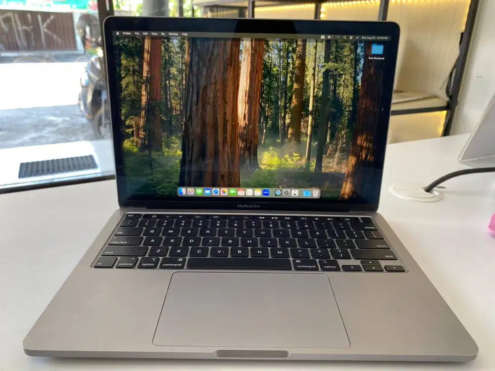 Macbook Pro 2020 13inch Core i7 13 inch RAM 16GB/512GB