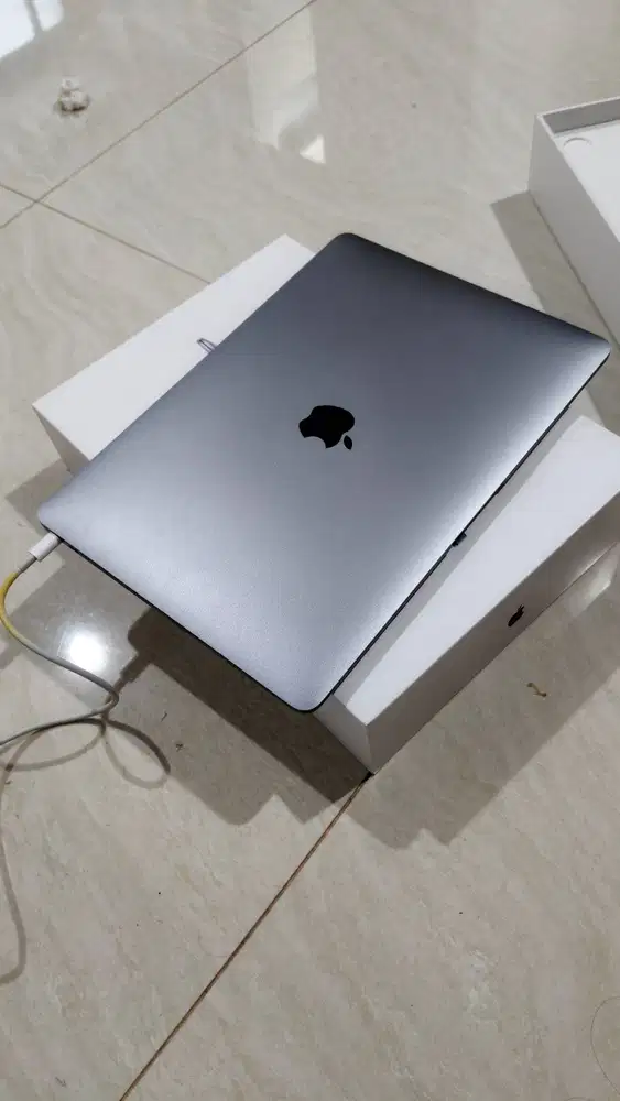 MacBook Air M1 13 8/256 ID/A IBOX Resmi FULLSET