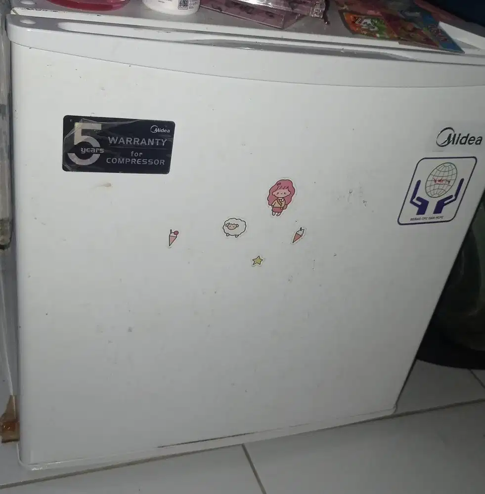 Kulkas mini midea