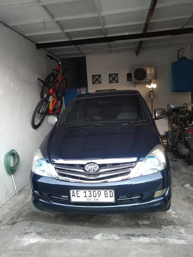 Toyota Kijang Inova 2005