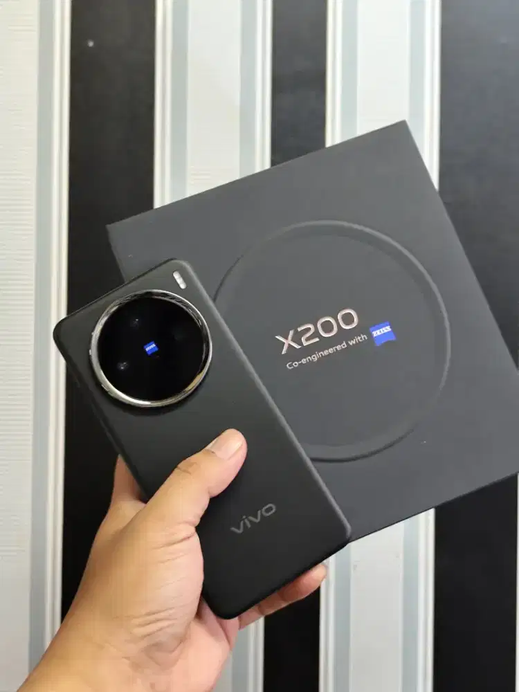 vivo x200 12/256gb second likenew