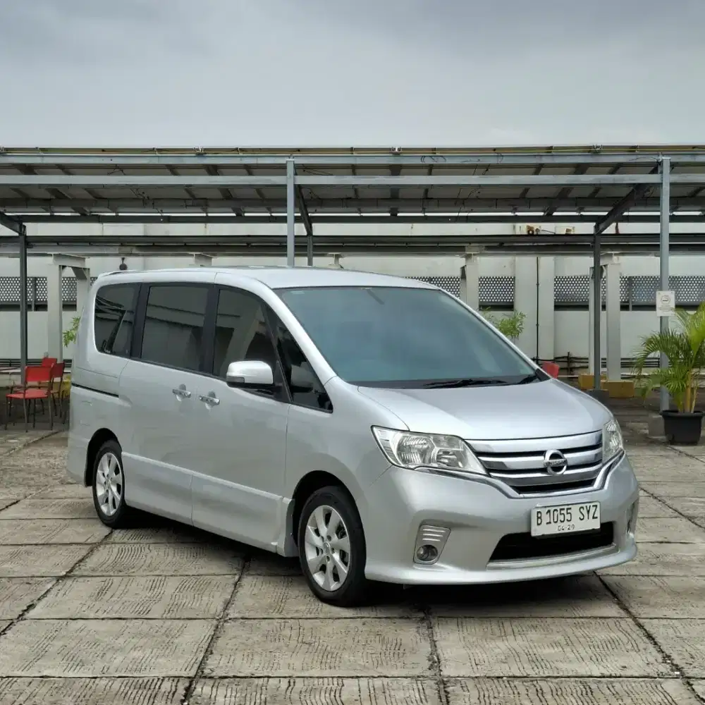 (km 74rb)Nissan Serena HWS autech 2.0 At. Tahun 2013. Silver. Perfect