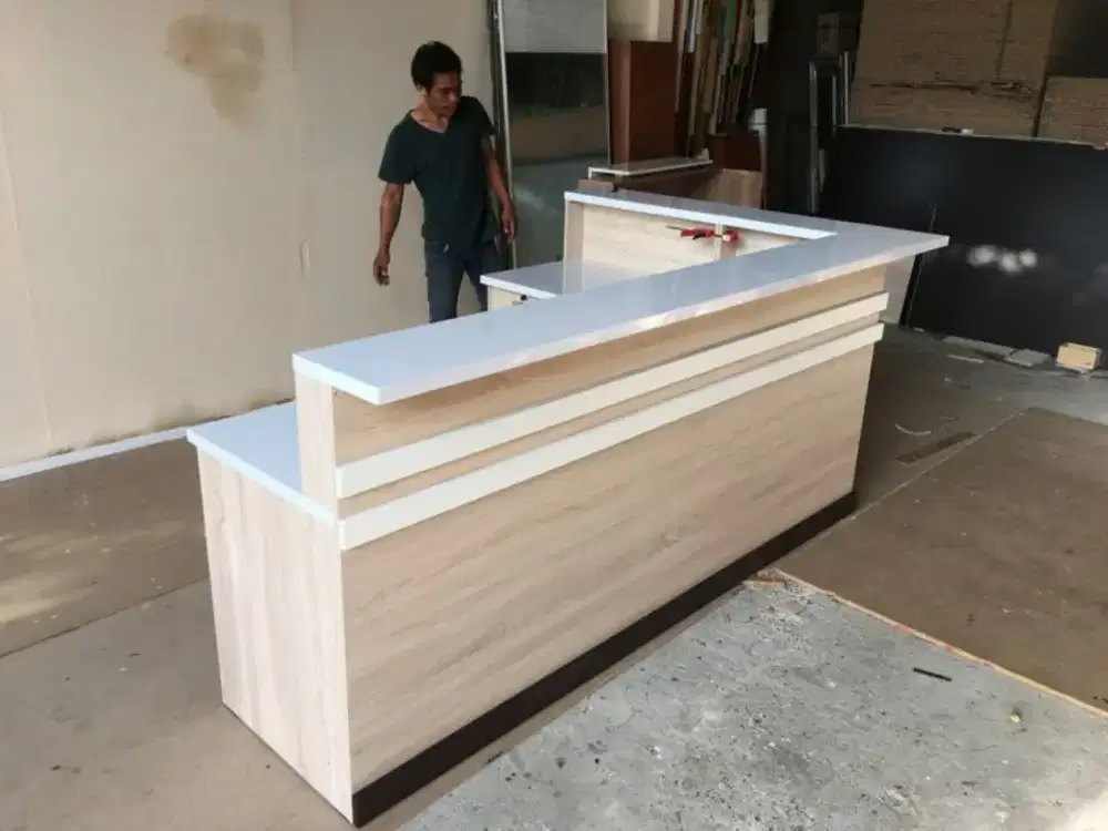 Meja bar minimalis