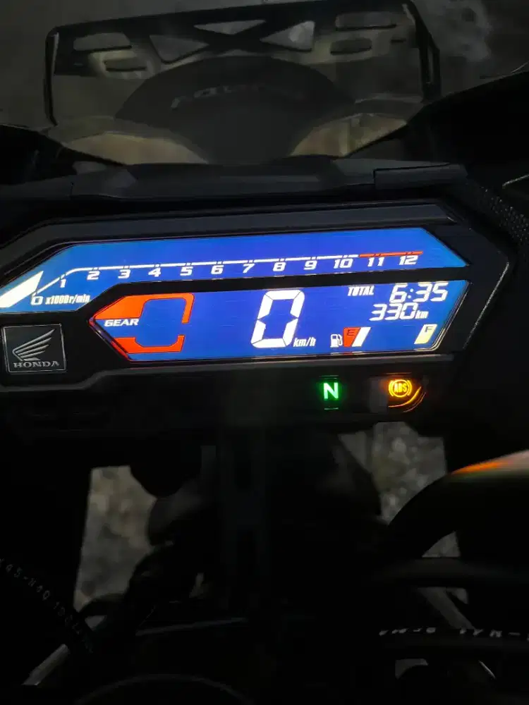 Cbr baru  cuman pembuatannya 2019 baru 3 bulan