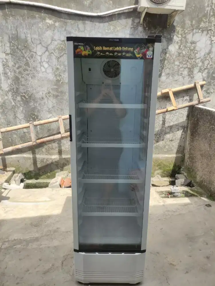 Showcase 4 rak merk POLYTRON