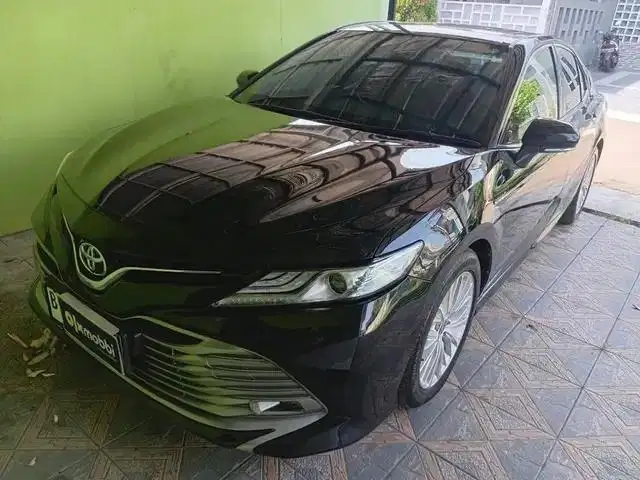Pajak Panjang TDP 22JT - Toyota Camry 2.5 Hybrid-AT 2020 Hitam