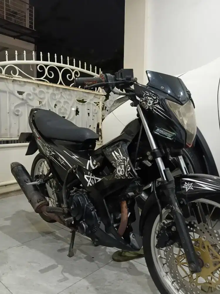 Di jual suzuki satria warna hitam atas nama petama dari baru