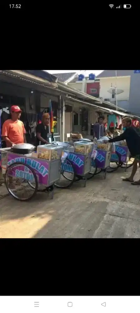 Jualan tahu bulat dan sotong
