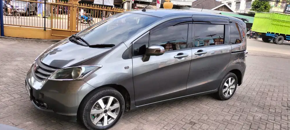 Honda Freed 2009 Bensin