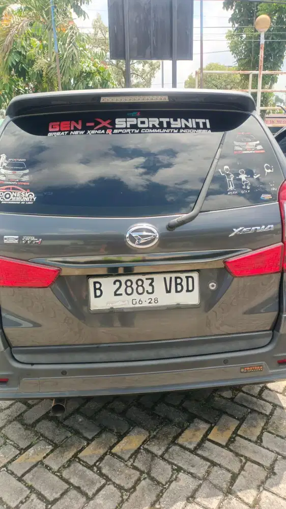 Daihatsu Xenia R Sporty 1.3 Bensin-MT 2018 Abu-abu