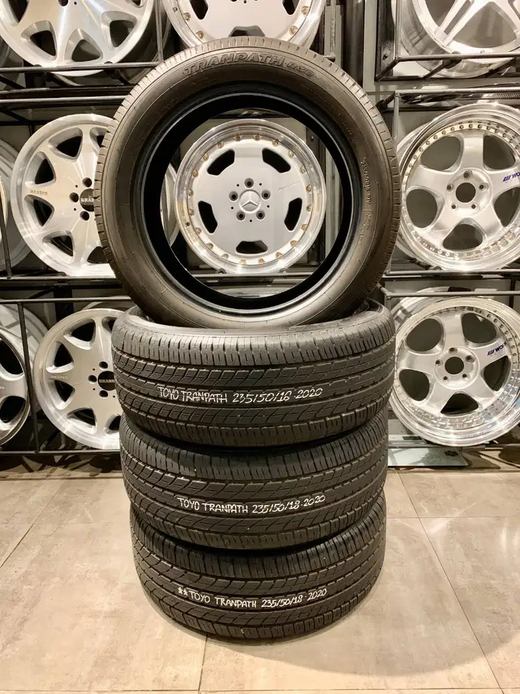 Ban Toyo Tranpath Alphard 235/50/18 (4 Buah)