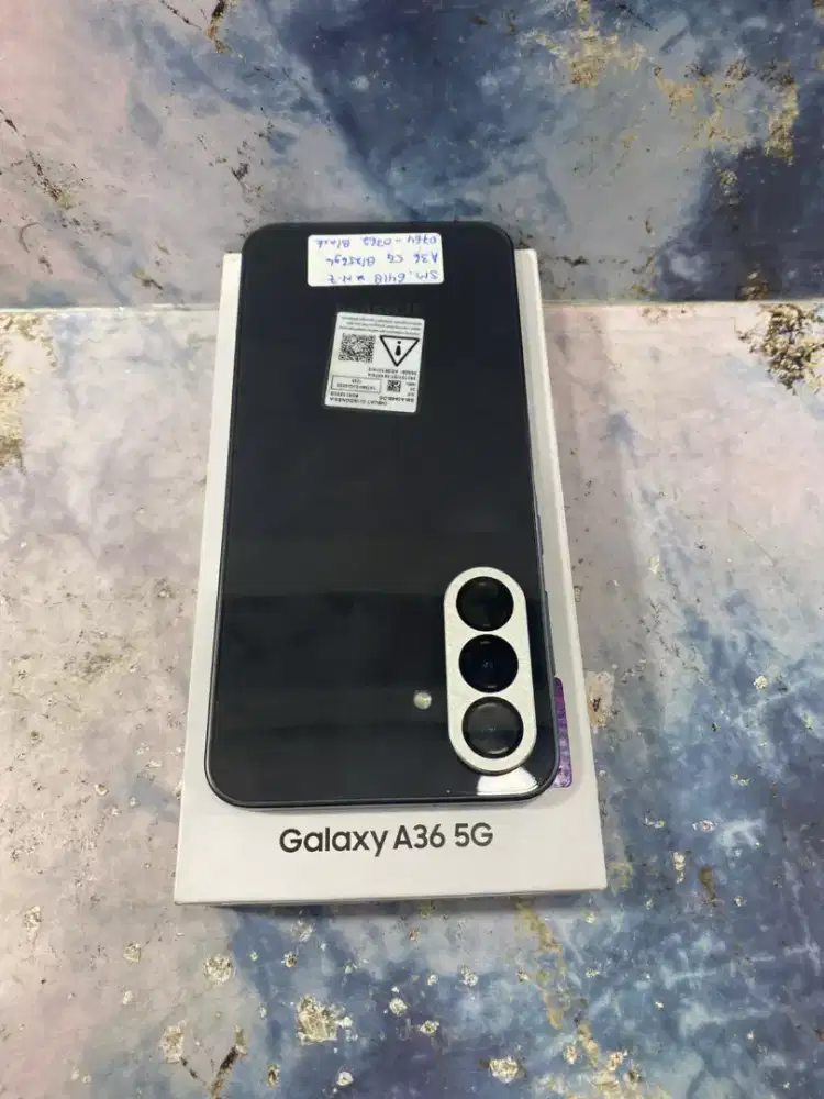 Di jual HP SAMSUNG GALAXY A36 warna BLACK RAM 8GB ROM 256GB