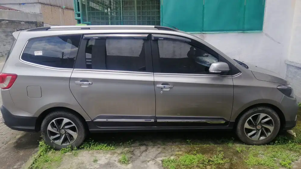 Wuling Confero L Lux+ Captain Seat 2021