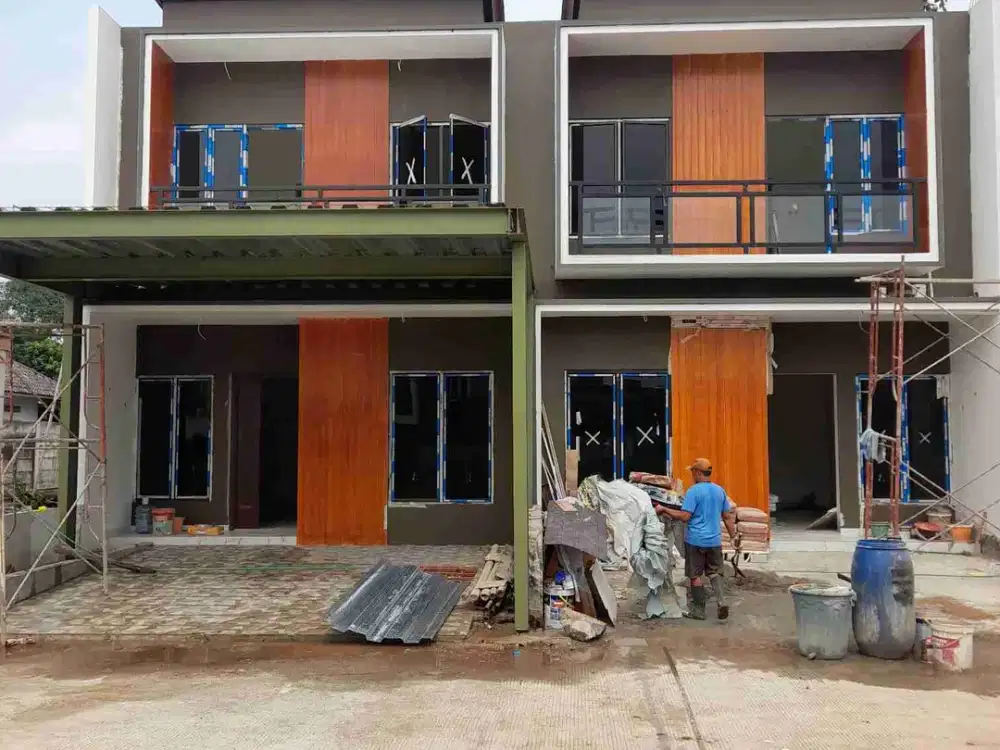 Rumah 2lantai siap huni dijatiwarna , bisa DP 0% lokasi pinggir jalan raya