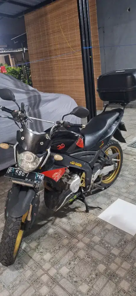 Jual yamaha vixion tahun 2012 warna hitam