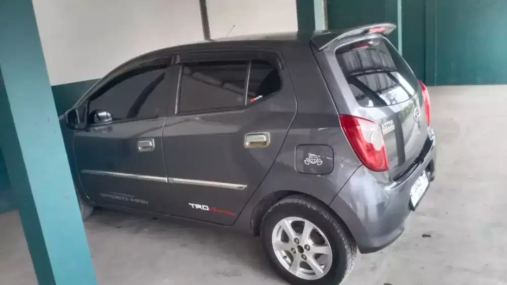 Daihatsu Ayla Type MT Abu - Abu Metalik