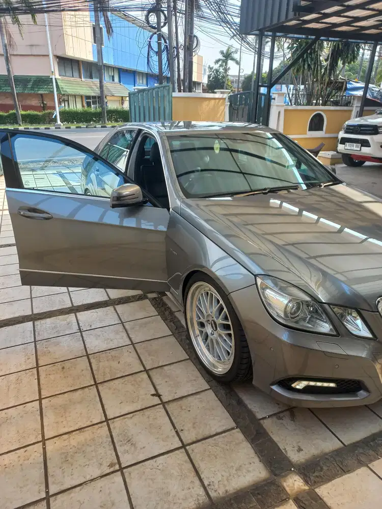 Mercedes-Benz E250 2010 Bensin