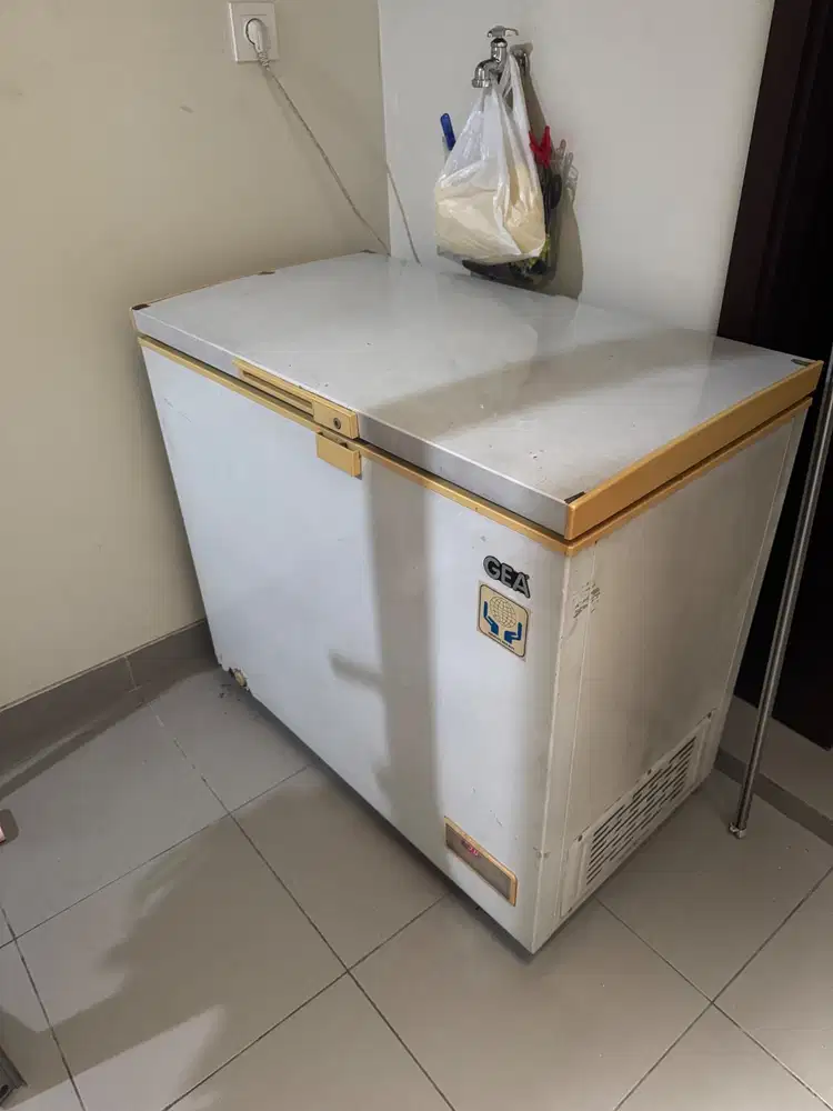 Chest Freezer GEA AB-210 212 L / Box Lemari Pendingin