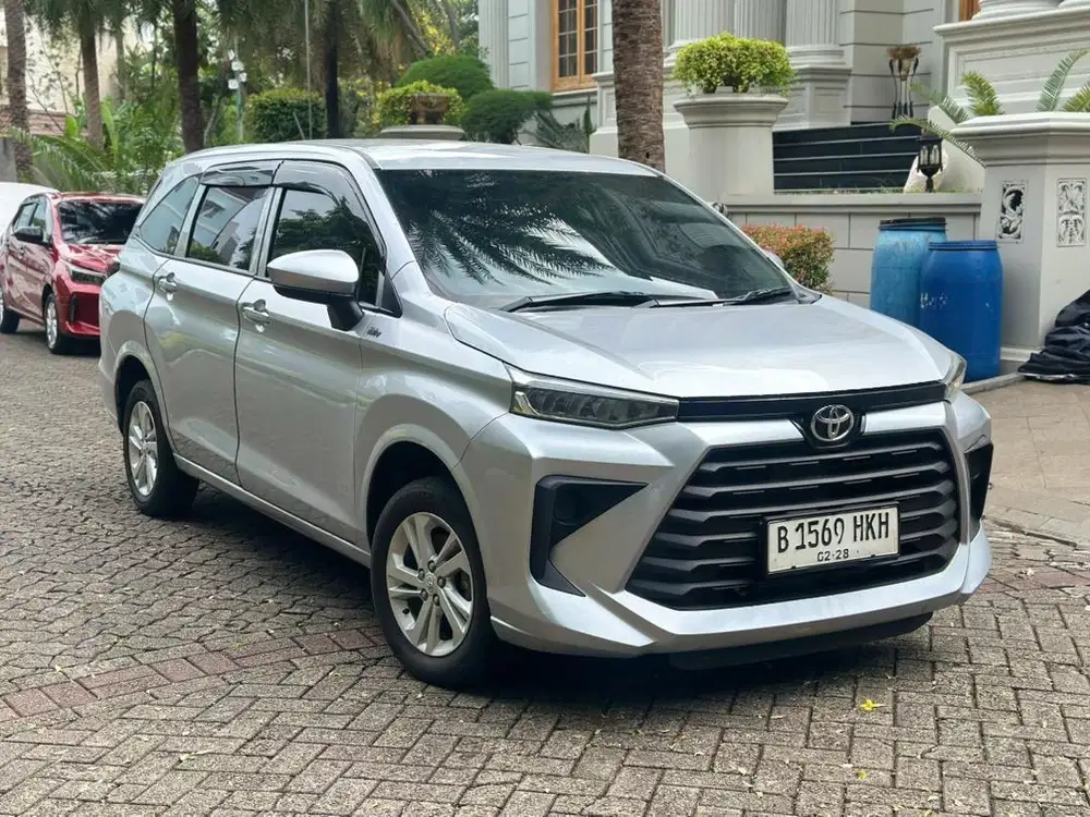 (Cash) Avanza 1.3 E CVT 2023 Silver Metalik Pajak2/26 Km71rb Record
